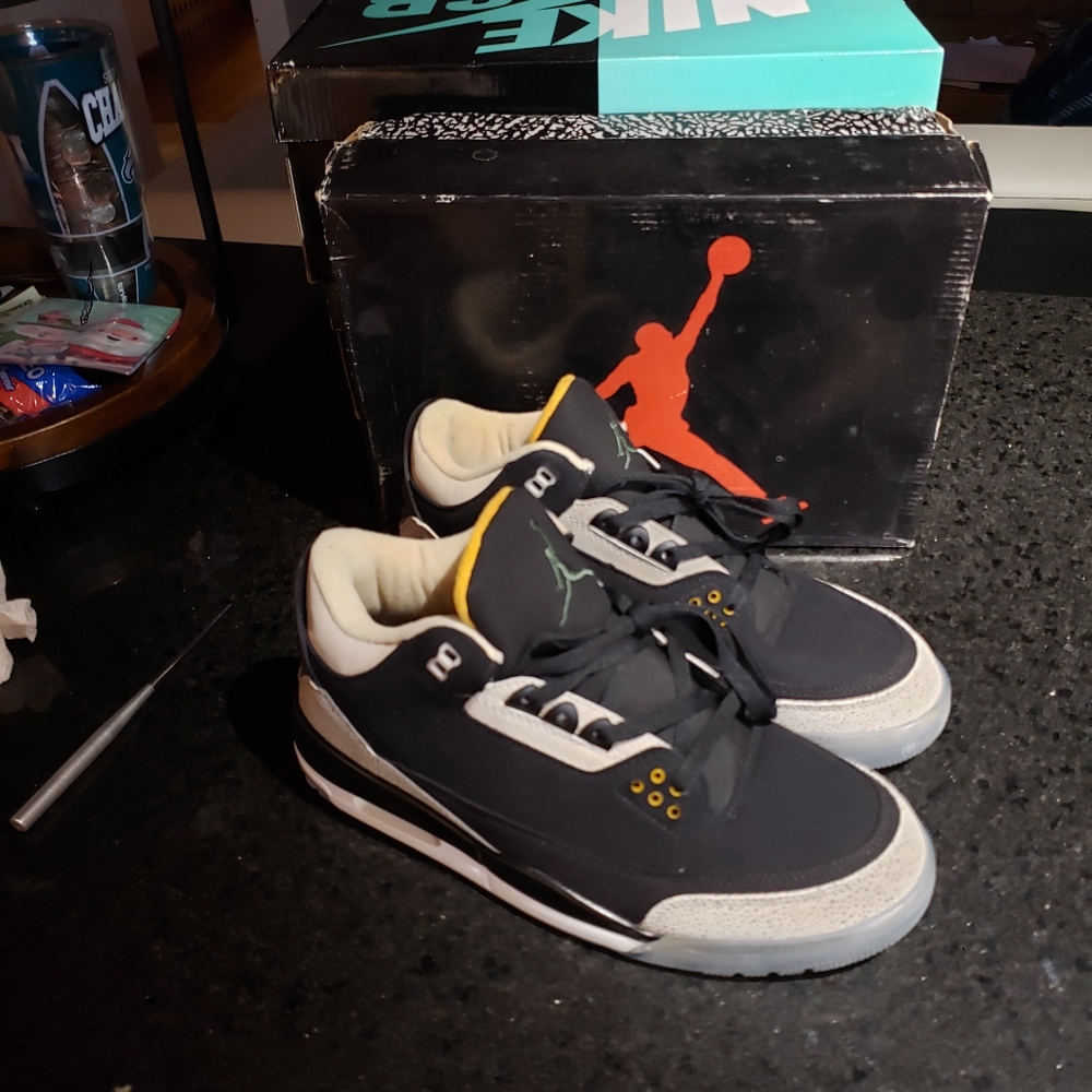 Mens sz 12 Jordan 3 Atmos